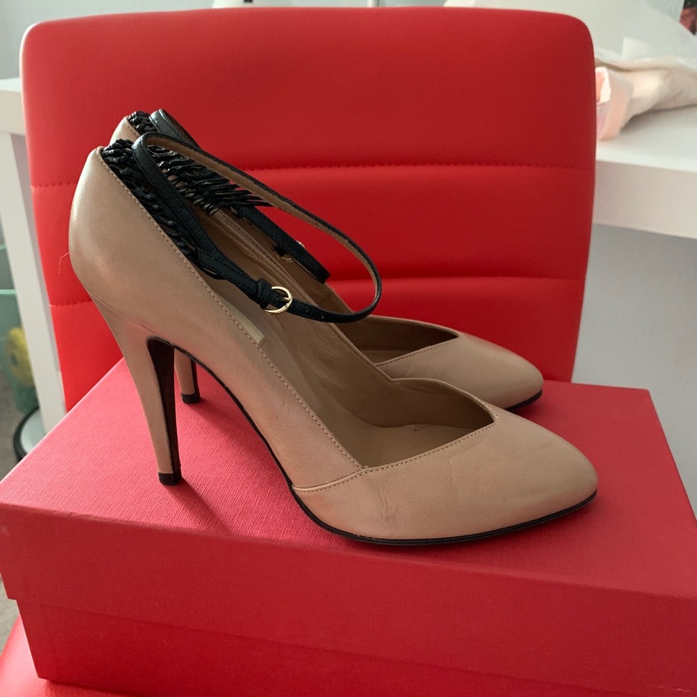 Authentic Valentino Garavani Heels Beige